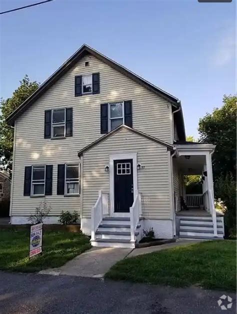 houses for rent in woonsocket ri